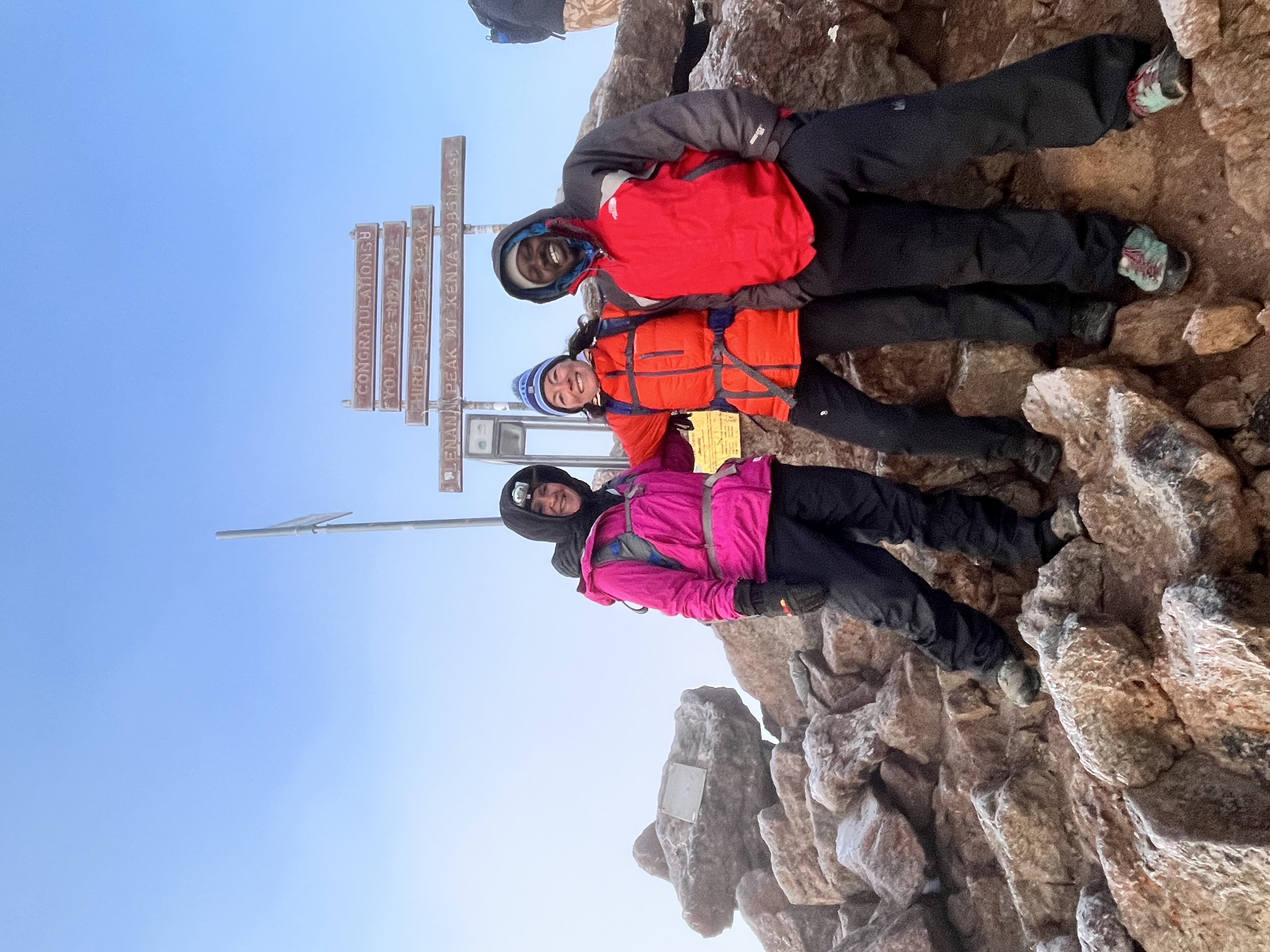 Trek Mt Kenya (4,985m)