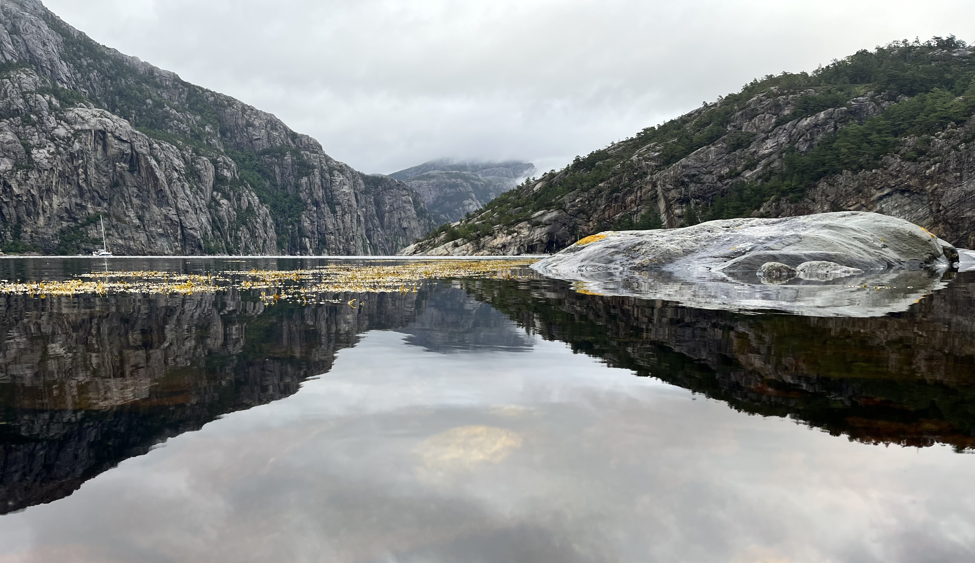 media_JZN327G2EHV2QQMS