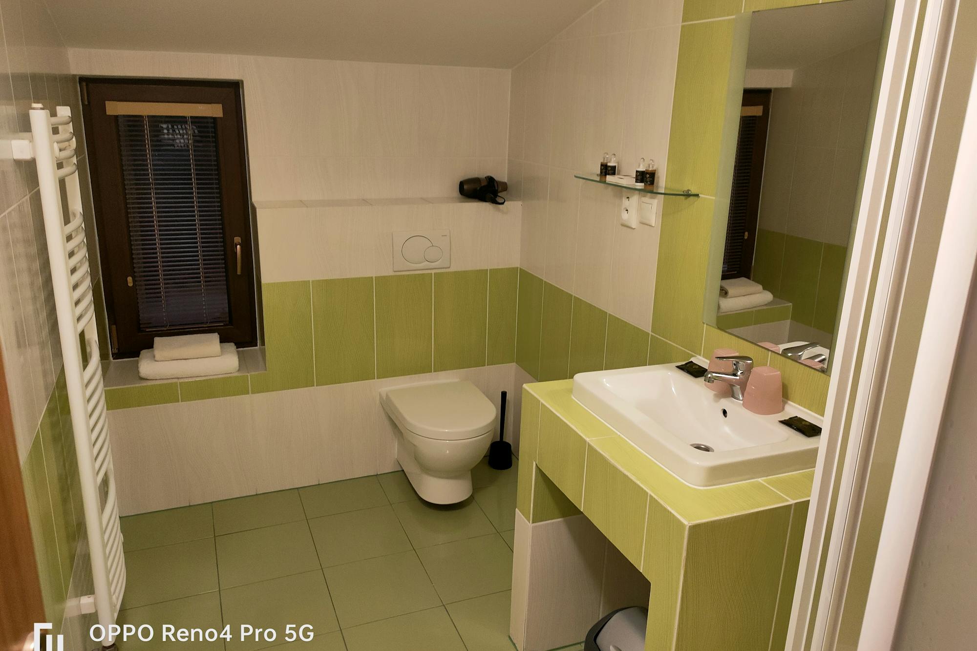 media_Y7PM3ZN7JNA2AYHZ