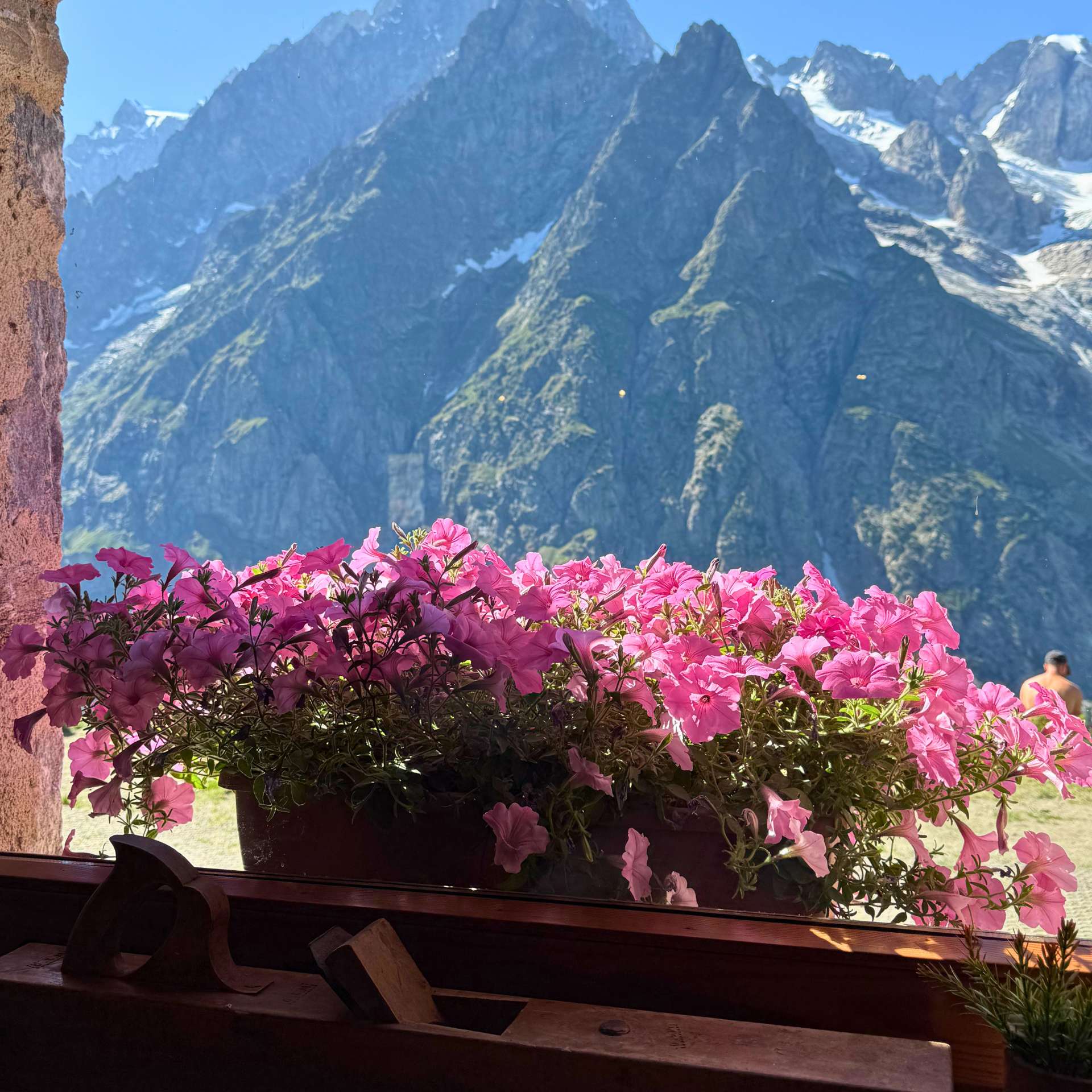 media_2WUHYUQUGNQMLZST