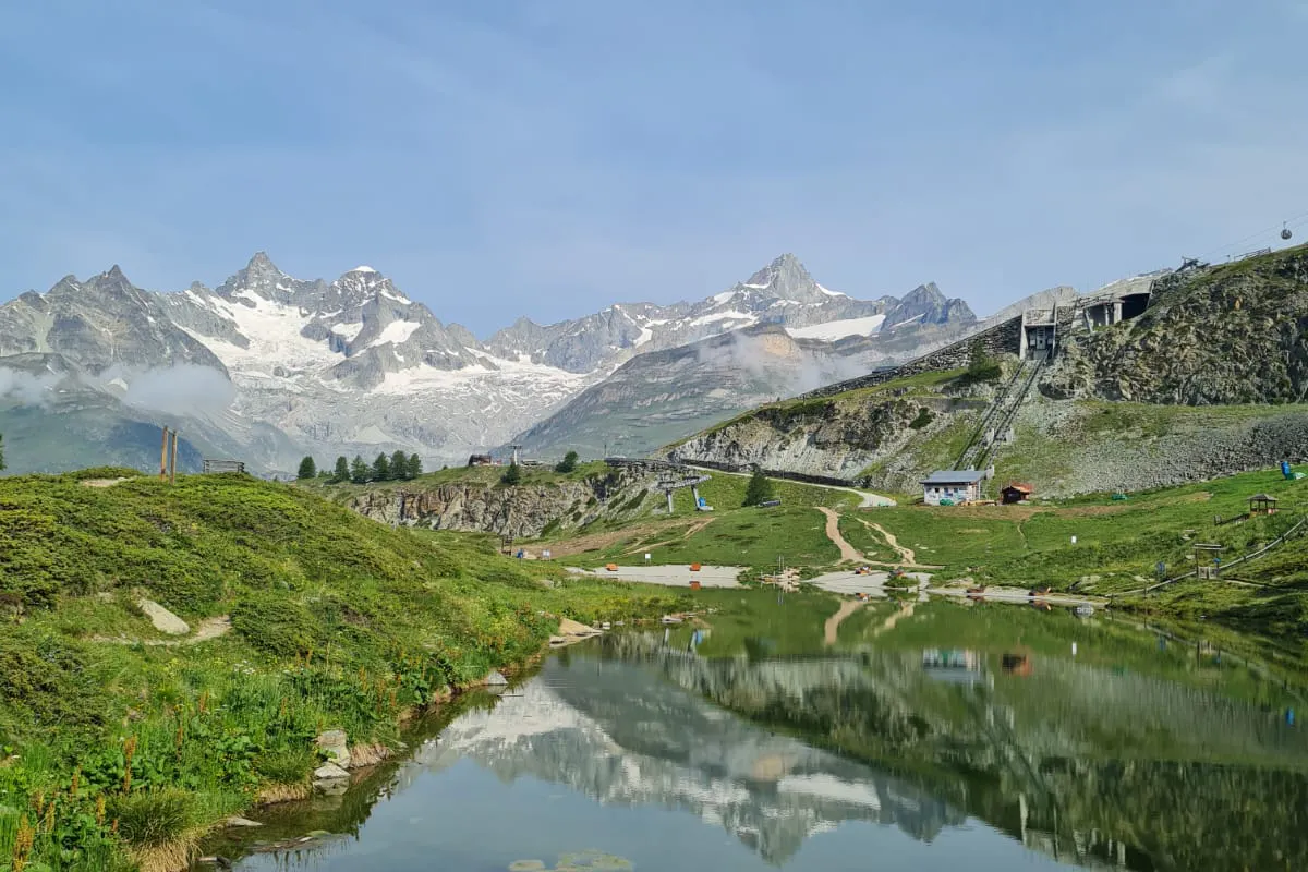 media_53AK4HLVBJ28STG5