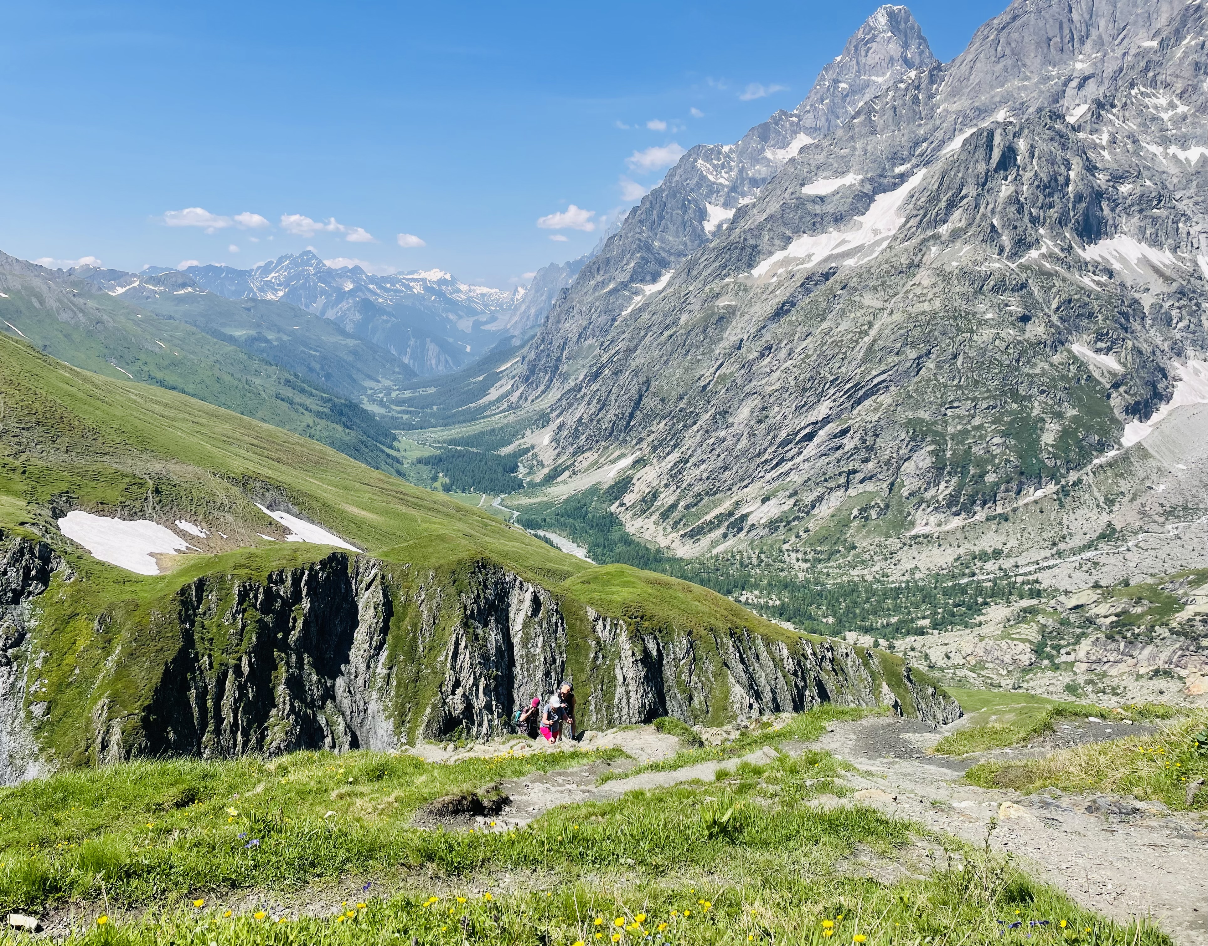 media_J7HG3CFV6B5X8X4R