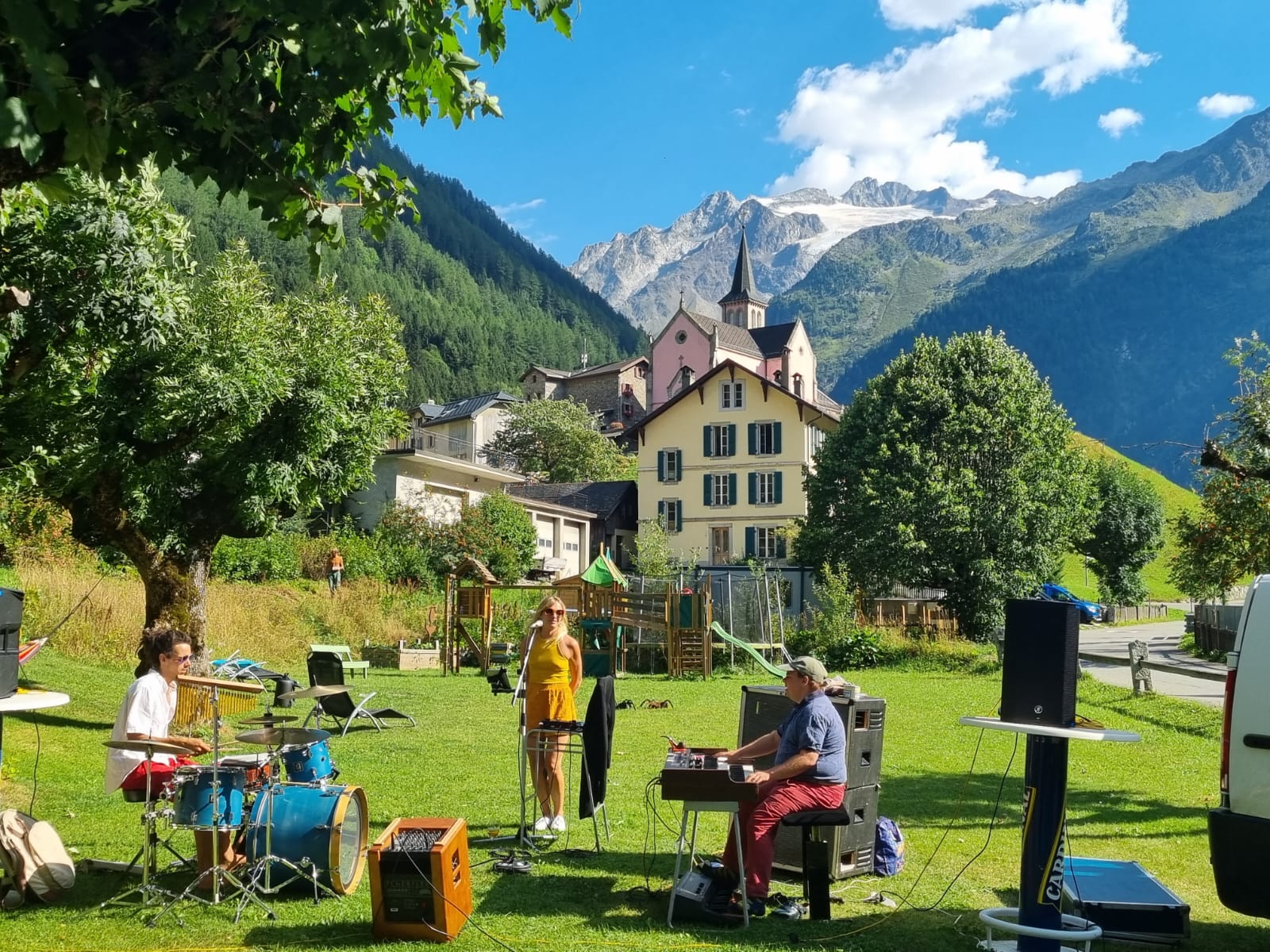 media_SWD5F6XAESRHY6SY