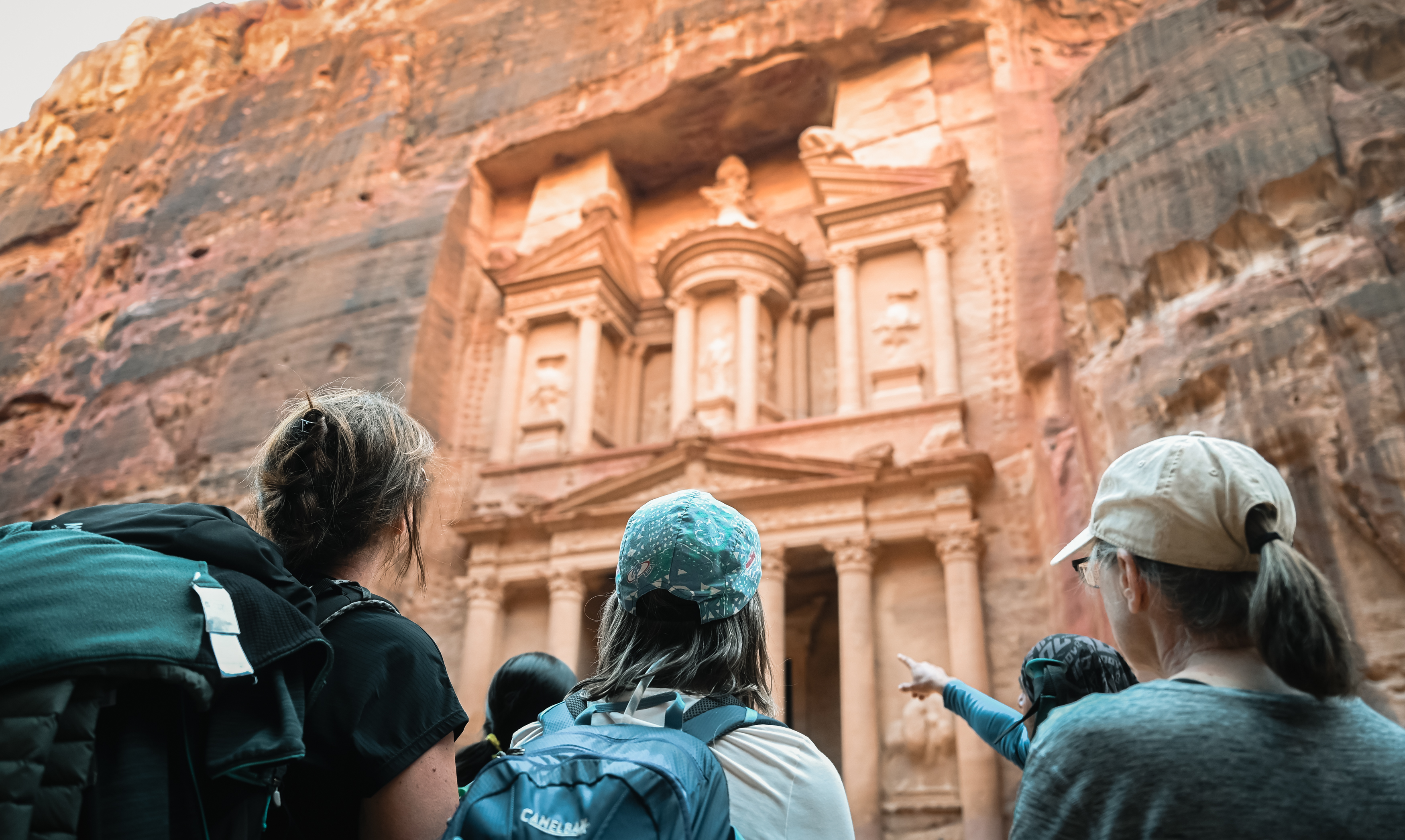 media_LVU242DTFEGC74JK