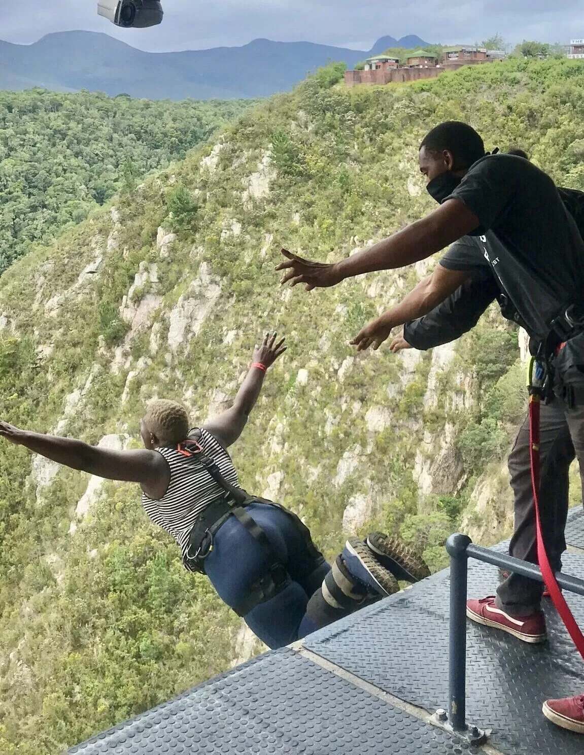 media_KDYQWE6SA7FH77TH