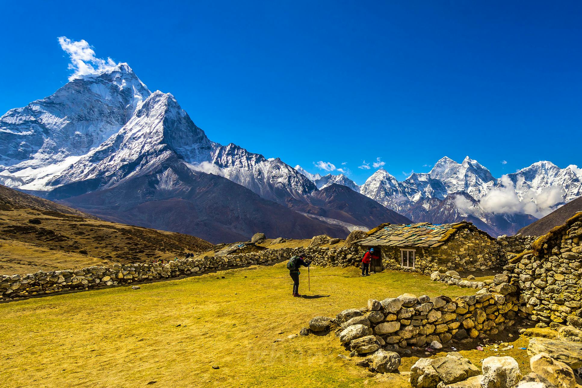 Равнины гималаи. Горный массив в Гималаях. Горная цепь Гималаи. Гималаи Химачал. Высокогорный Тибет.