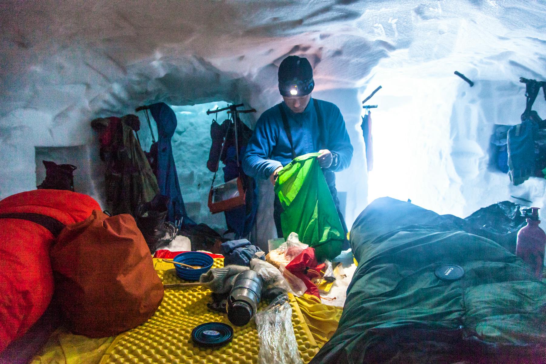 Snow Holing Survival Course