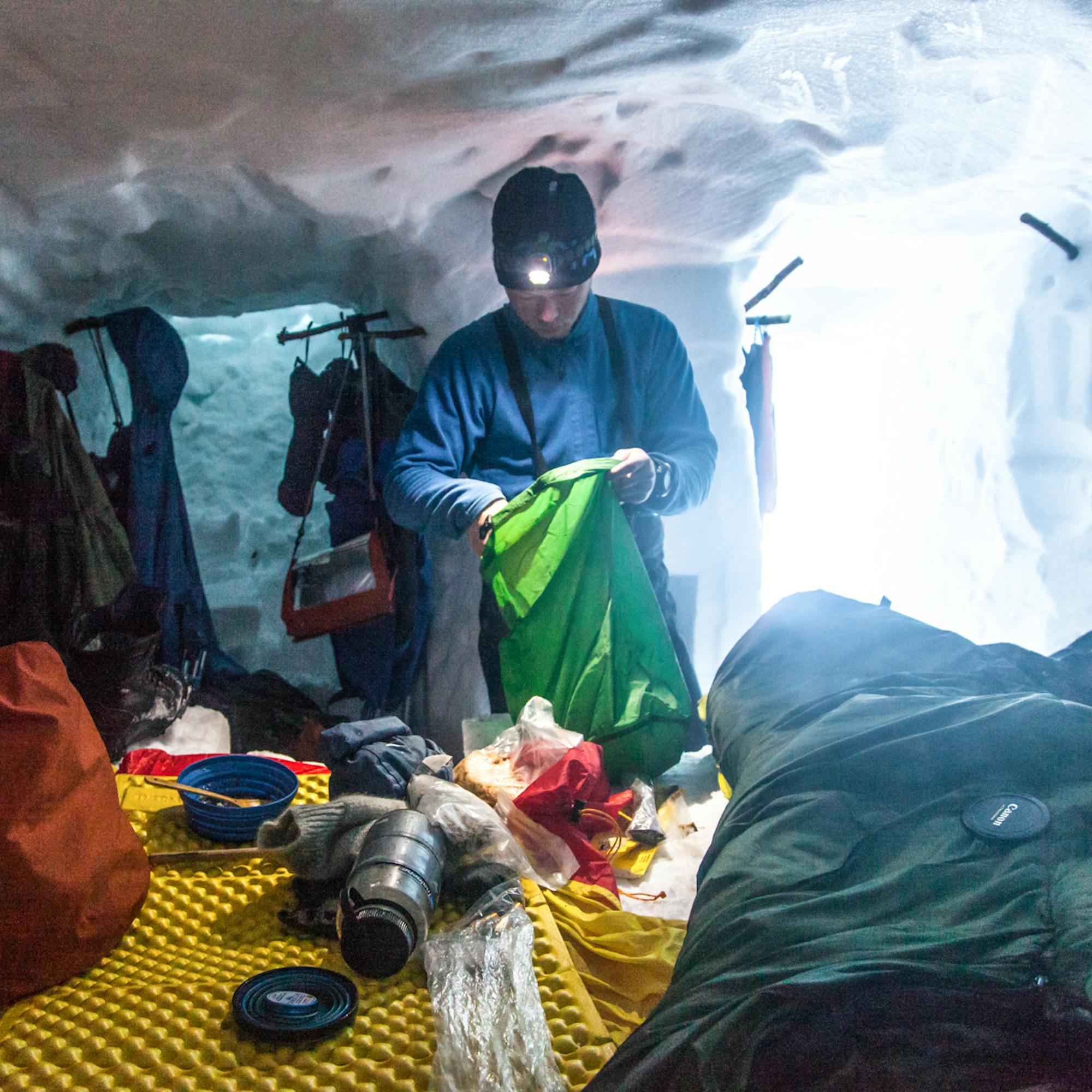 Snow Holing Survival Course