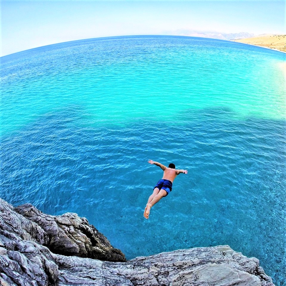 8a5cb83b-c40e-4d78-a666-ca145dd1651a