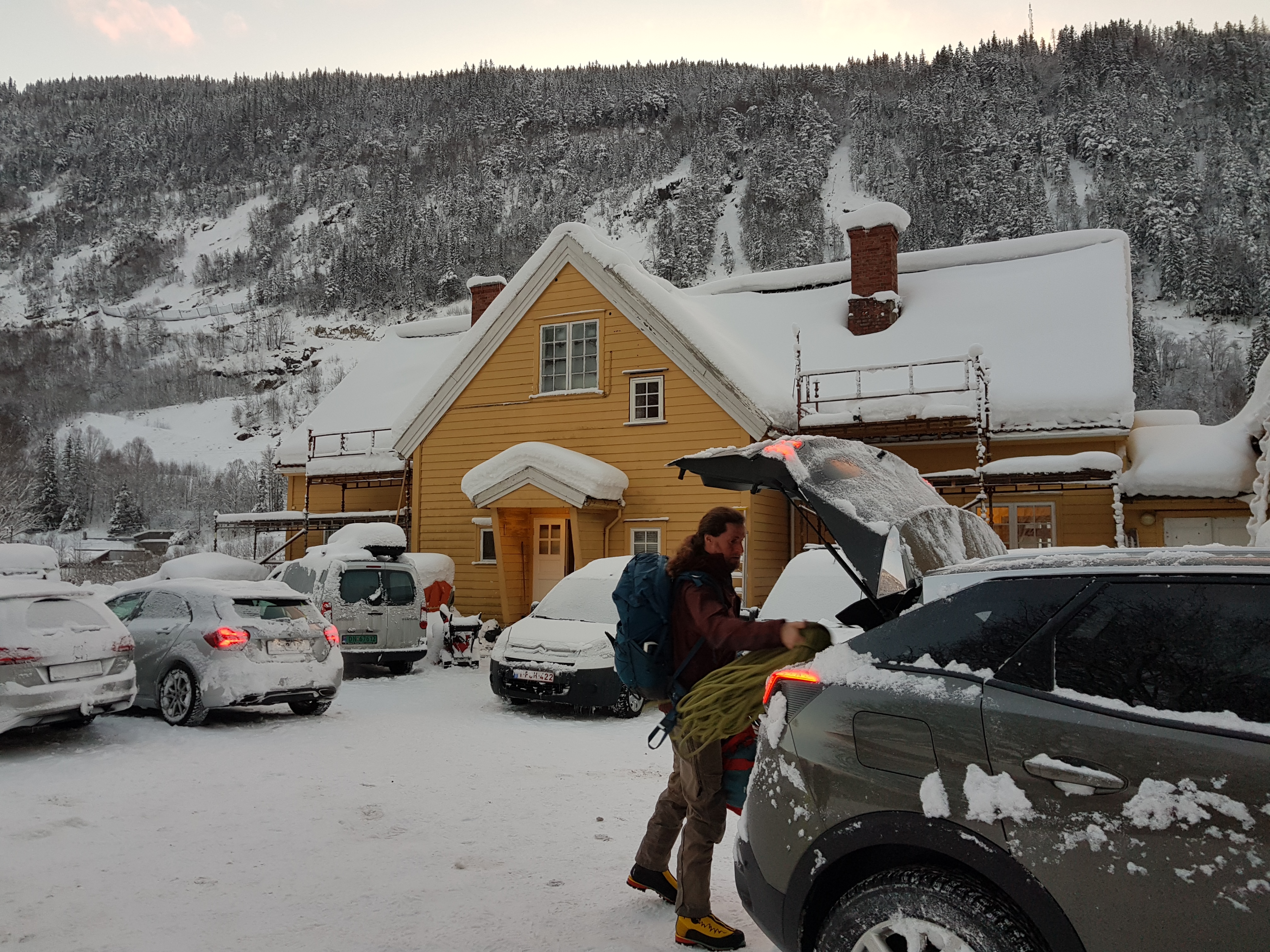 image_4H7WEN5YDT326R4Y