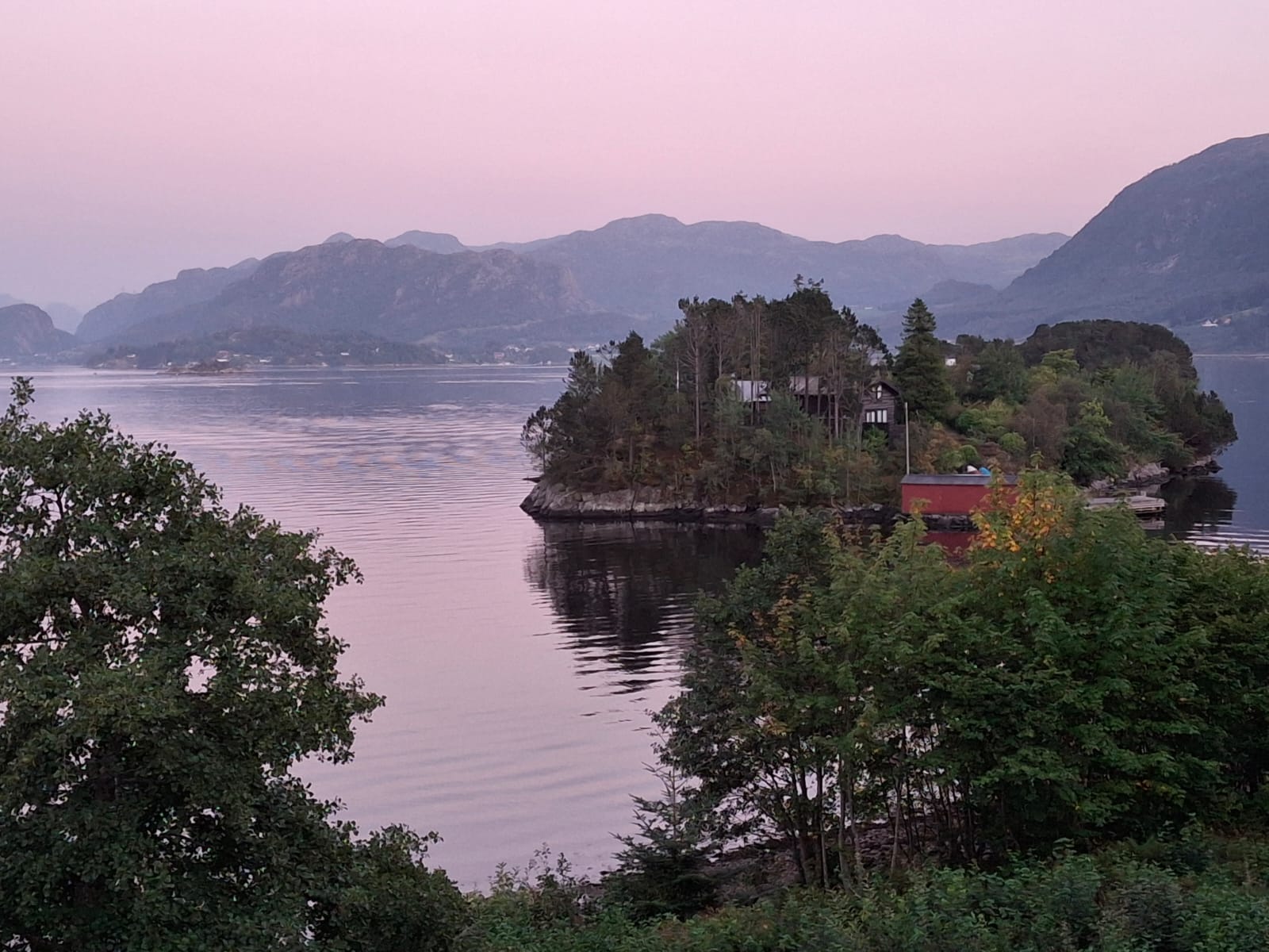 media_KWTZ32NEDQQ66LBT