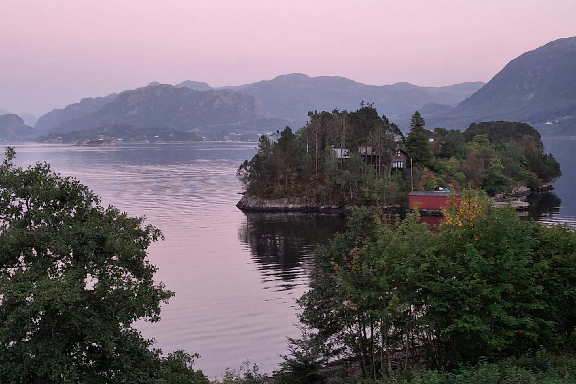 media_KWTZ32NEDQQ66LBT