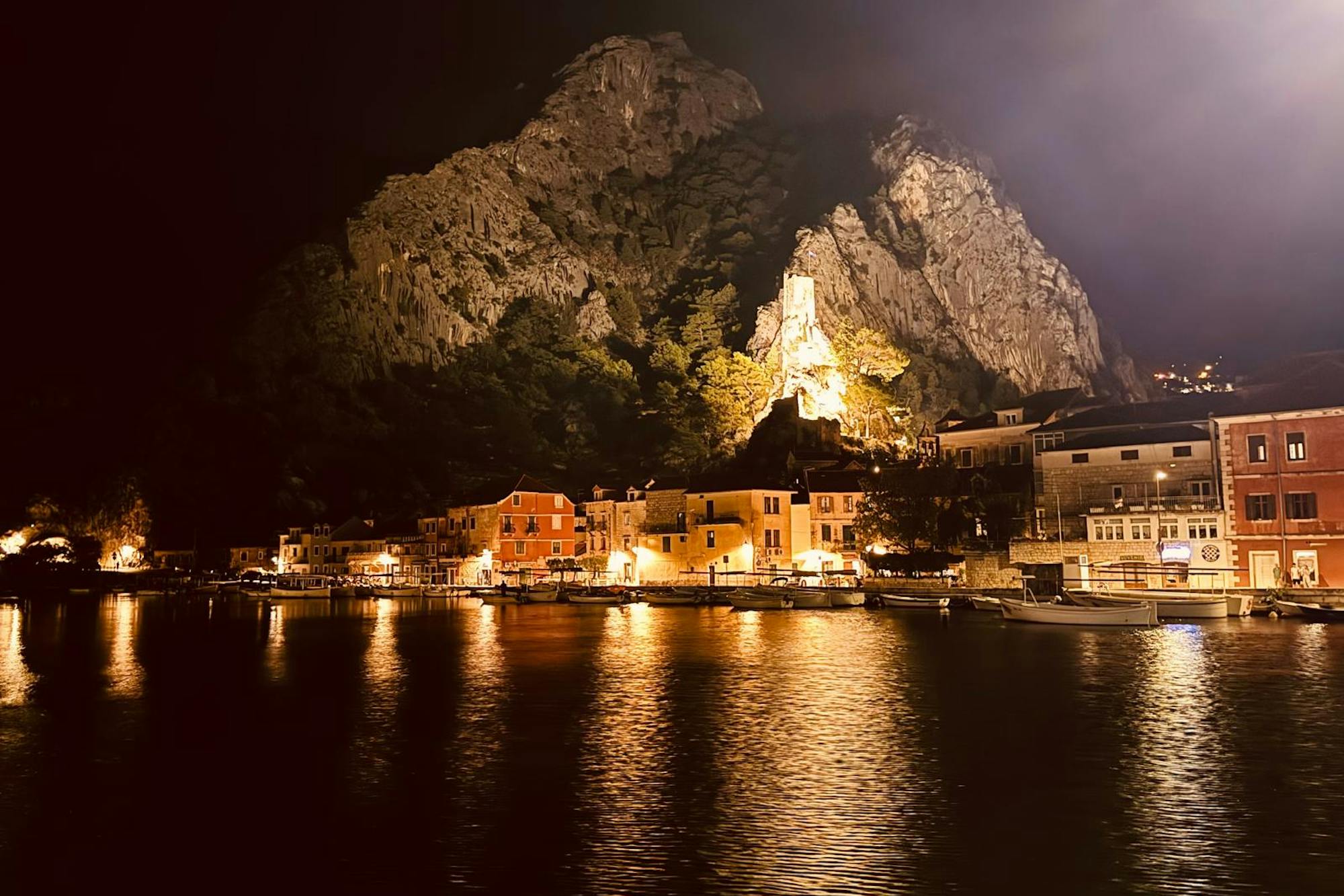 media_A6D9XVZ88Y8DEET8