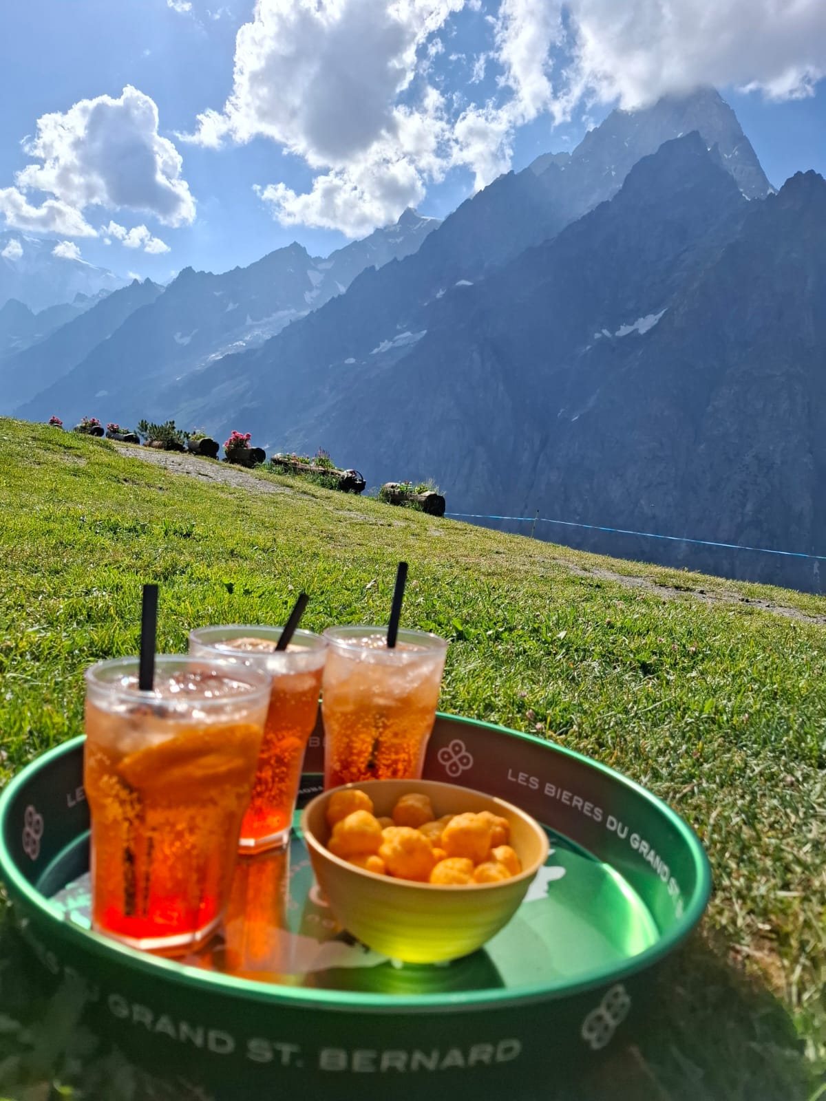 media_MDQR52UPLGHR8NEX