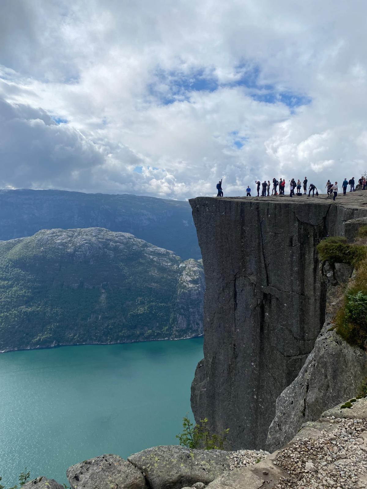 media_J8FA5T9Z5BWHQ4NK