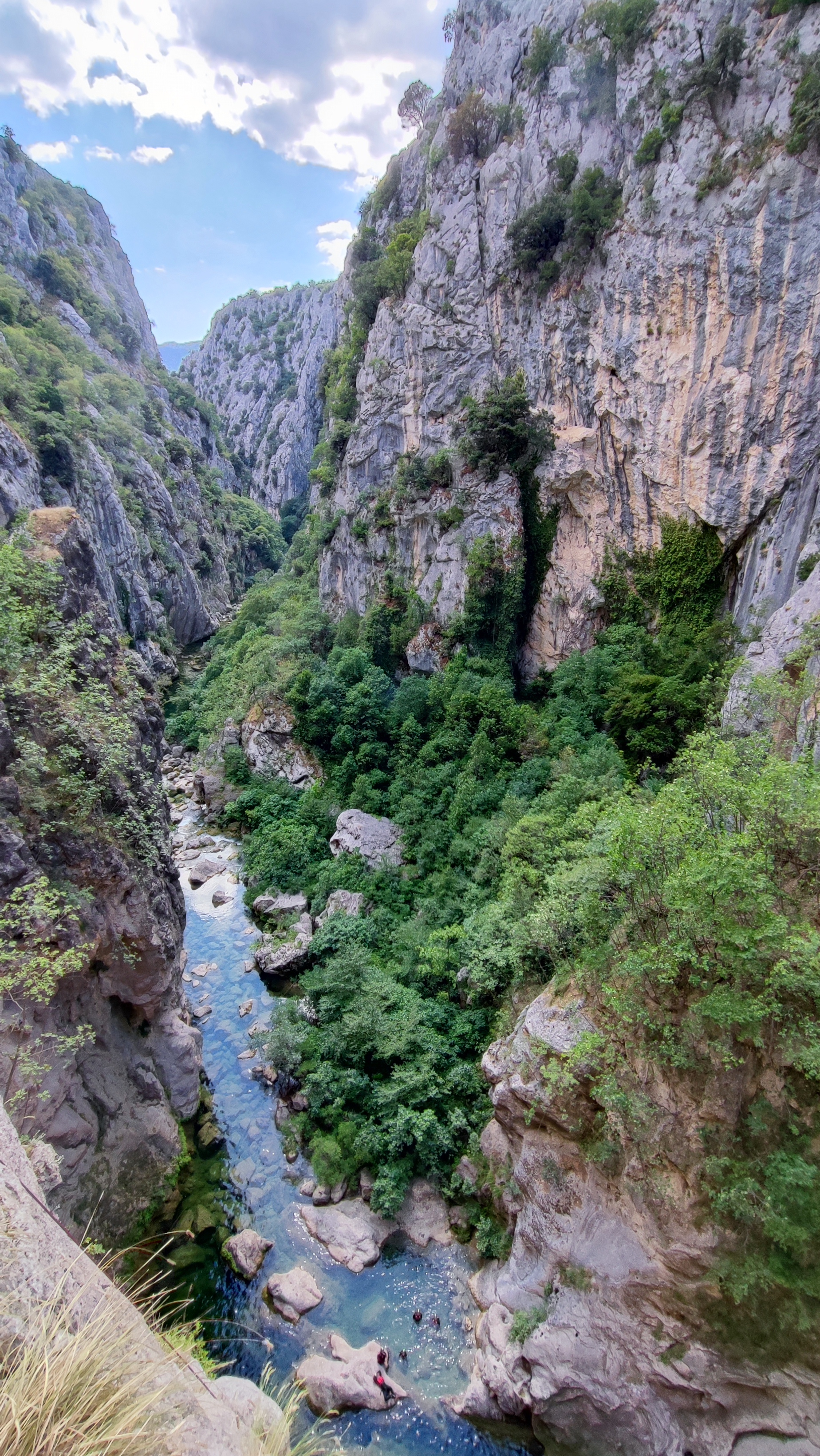 media_9XWQE9NQ78RZ3BLQ