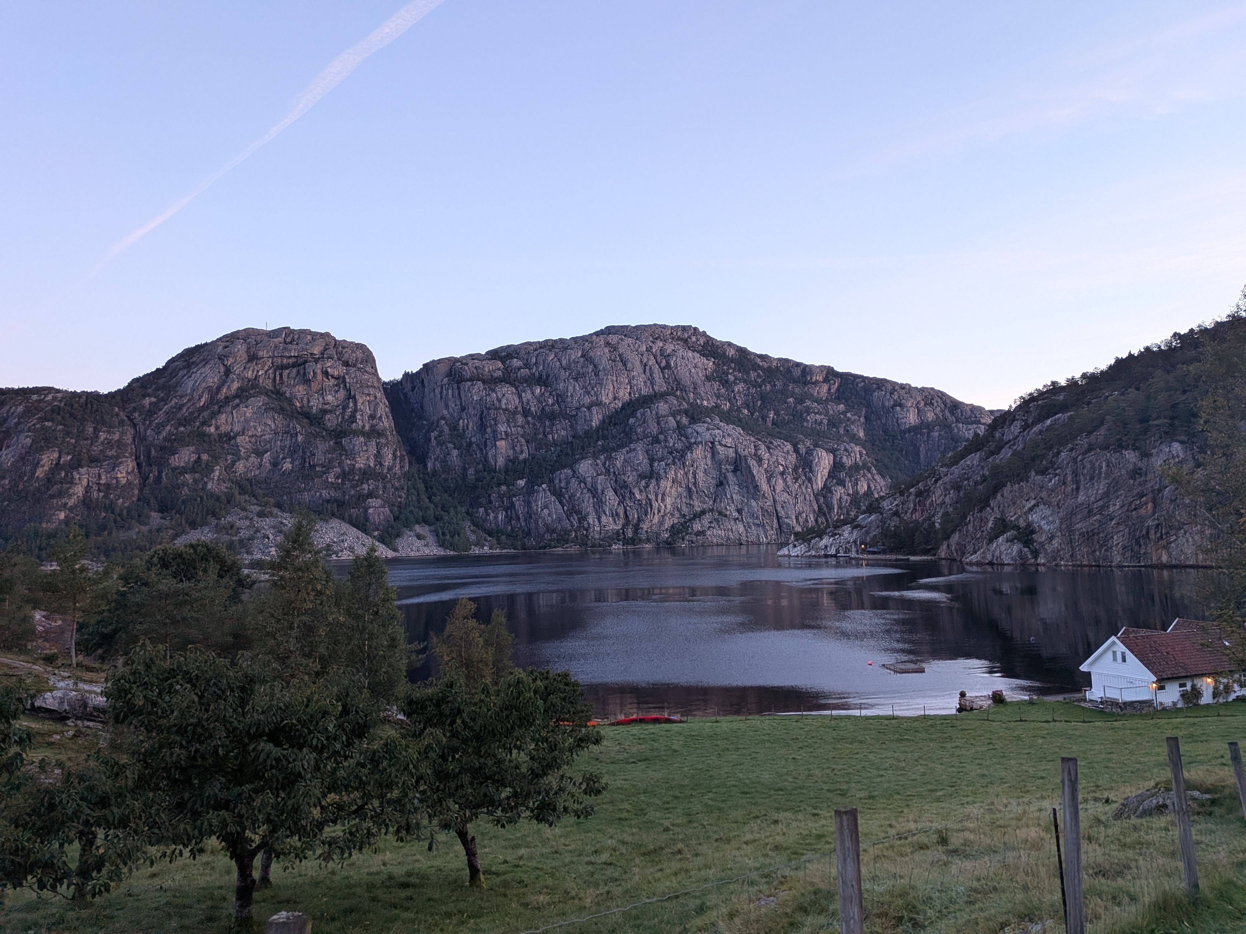 media_JKSMTJRMP48FPE8N