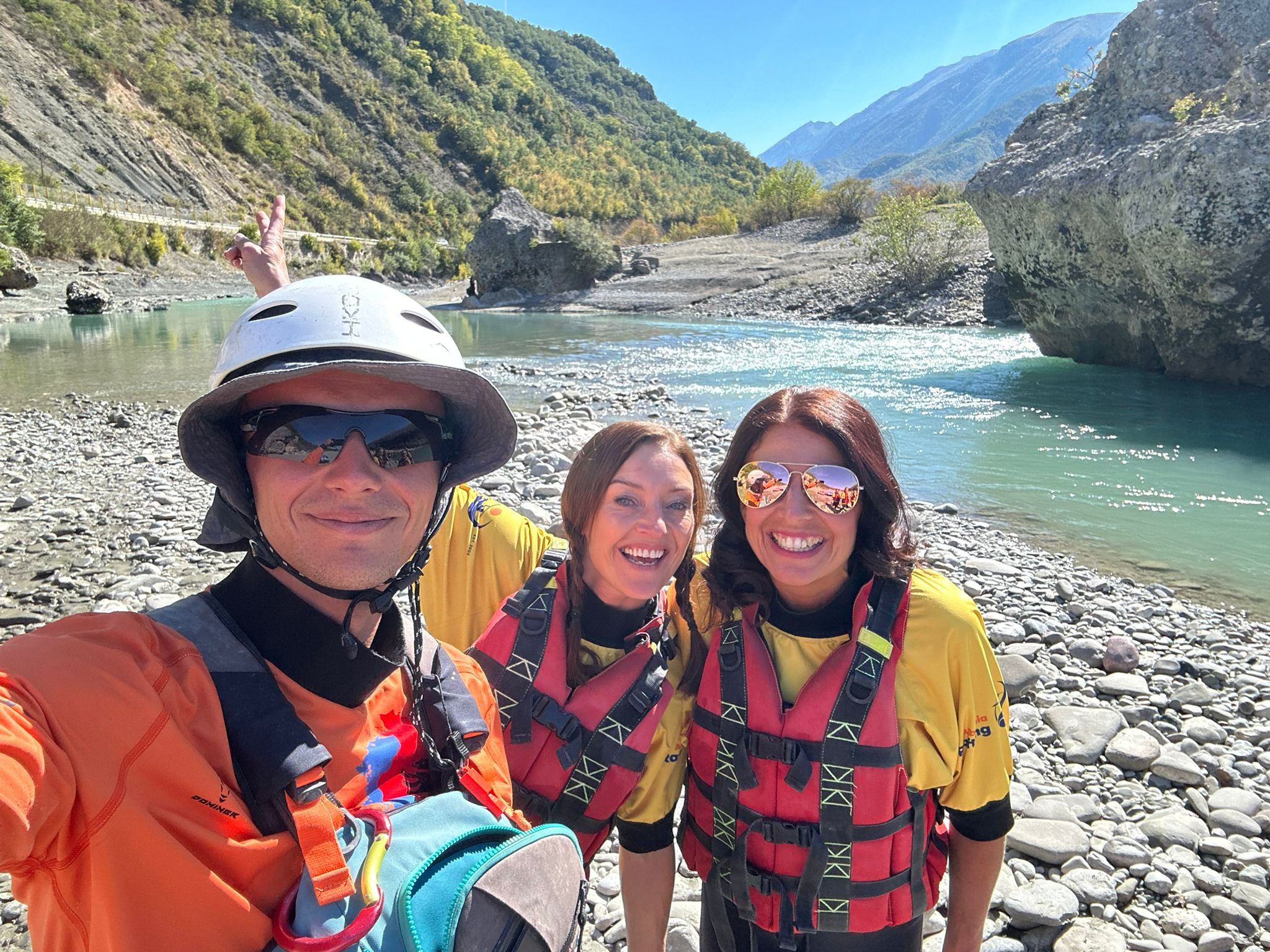 media_F53T9MLBGYHSHLPU