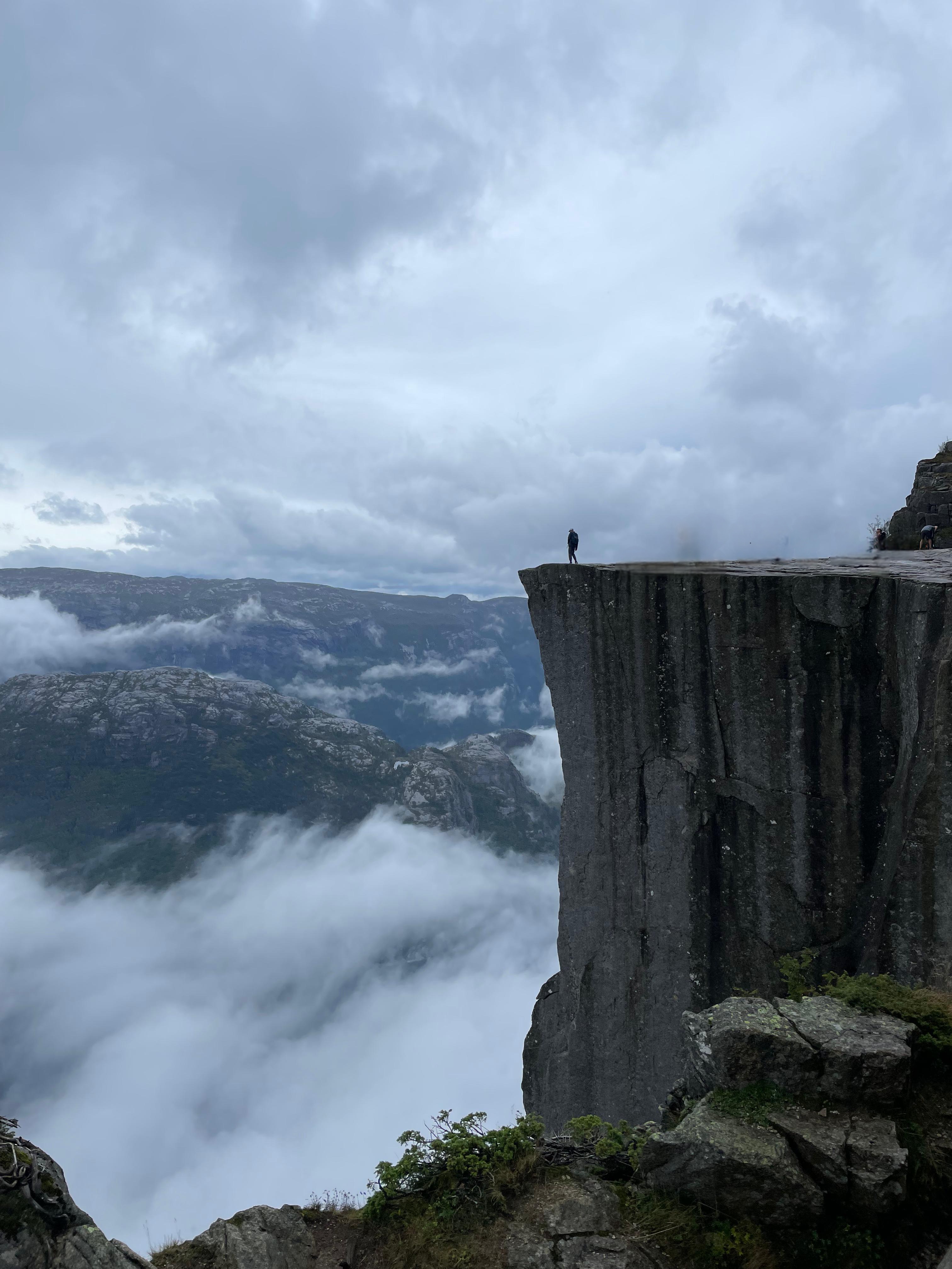 media_MC3XSRCEUEW5TVC8