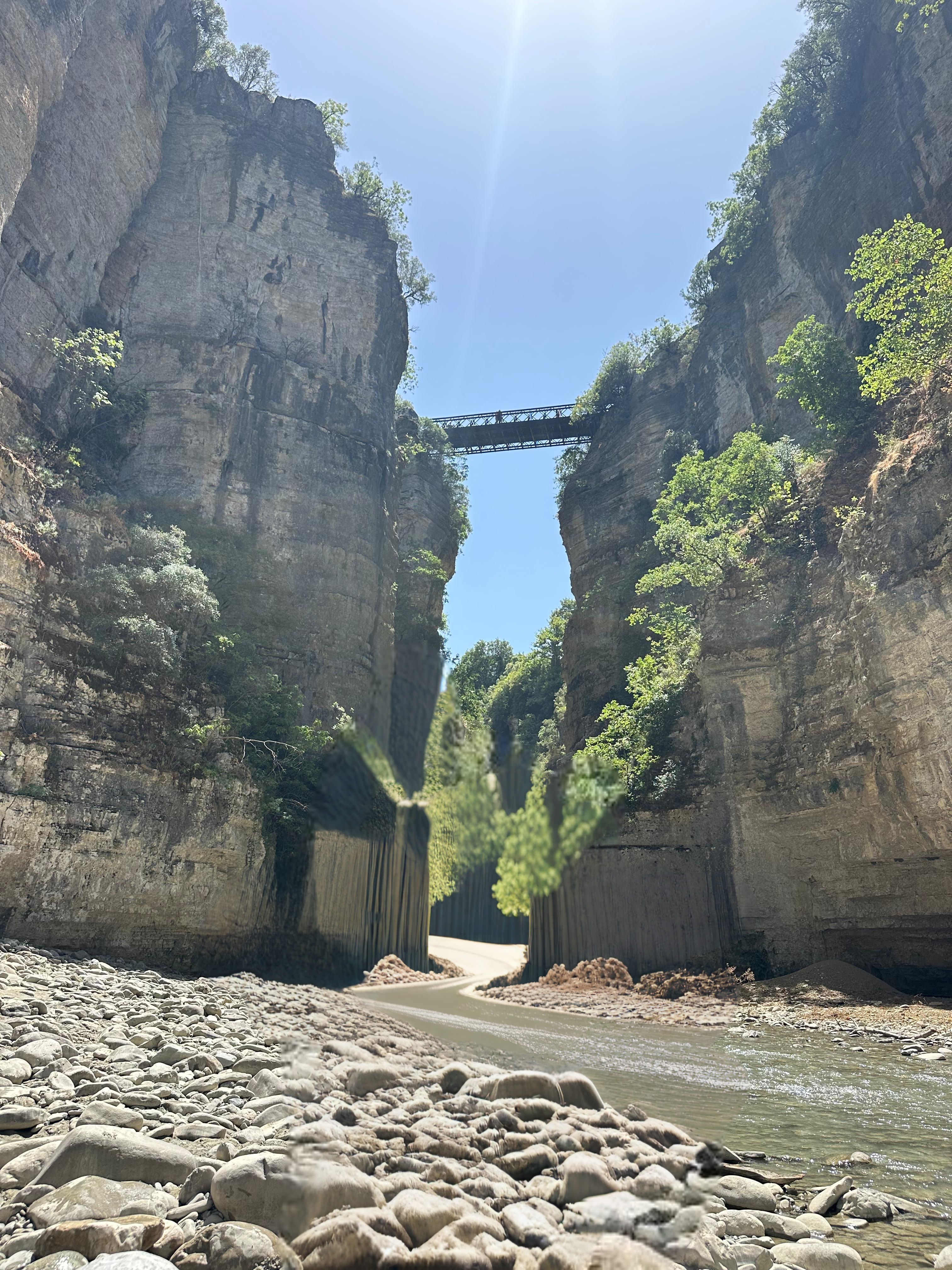 media_VNZL4FZ43HB2ASYS